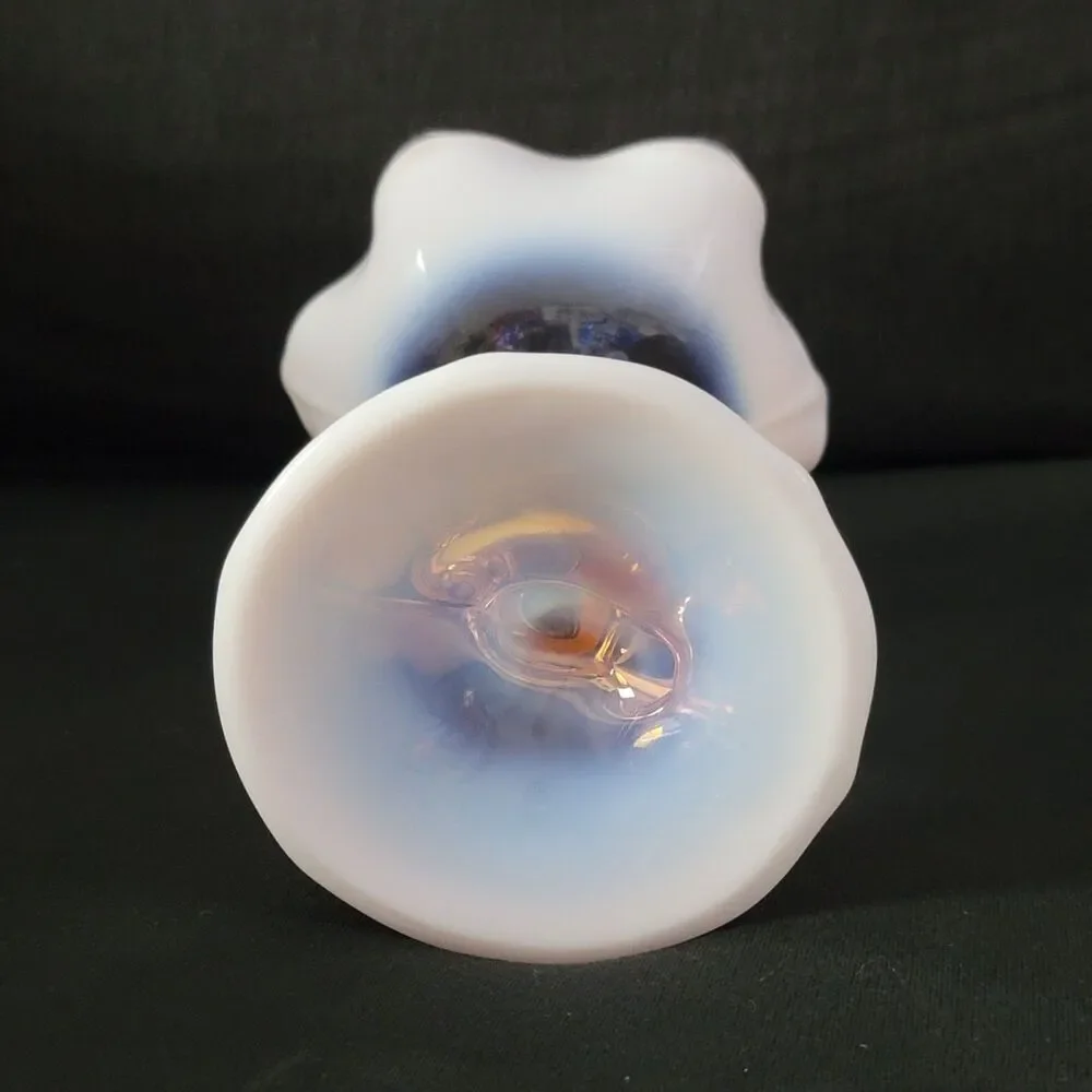 Vintage Duncan Miller 3 Feather Pink Glass Opalescent Cornucopia Decorative Vase